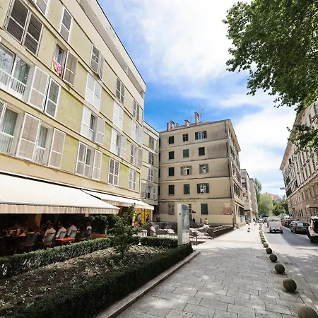 De Pusterla Luxury 4* זאדאר