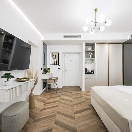 De Pusterla Luxury בית הארחה