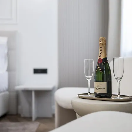 De Pusterla Luxury בית הארחה