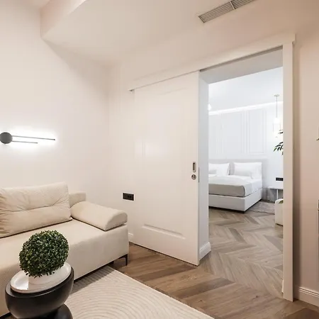 De Pusterla Luxury Guest house 4*