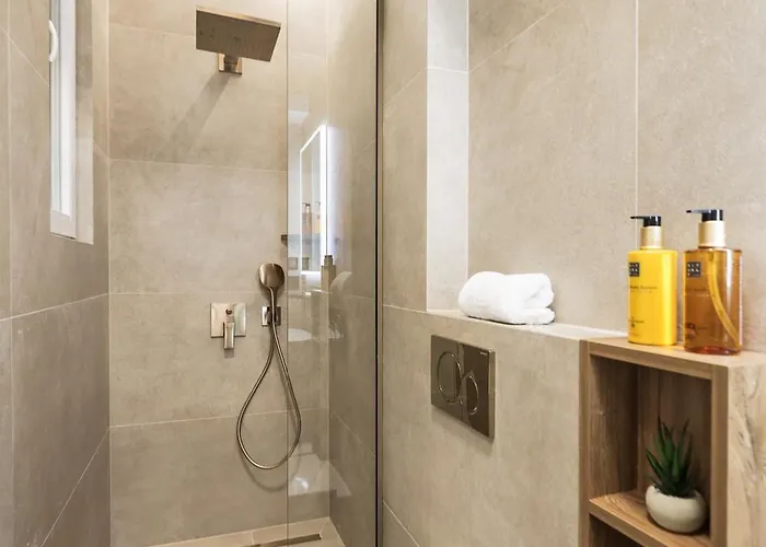 Konukevi De Pusterla Luxury 4*