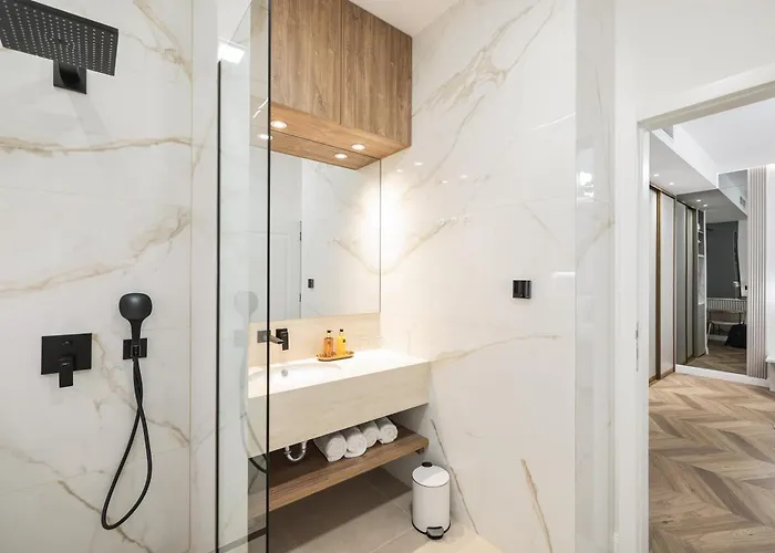 Konukevi De Pusterla Luxury 4*